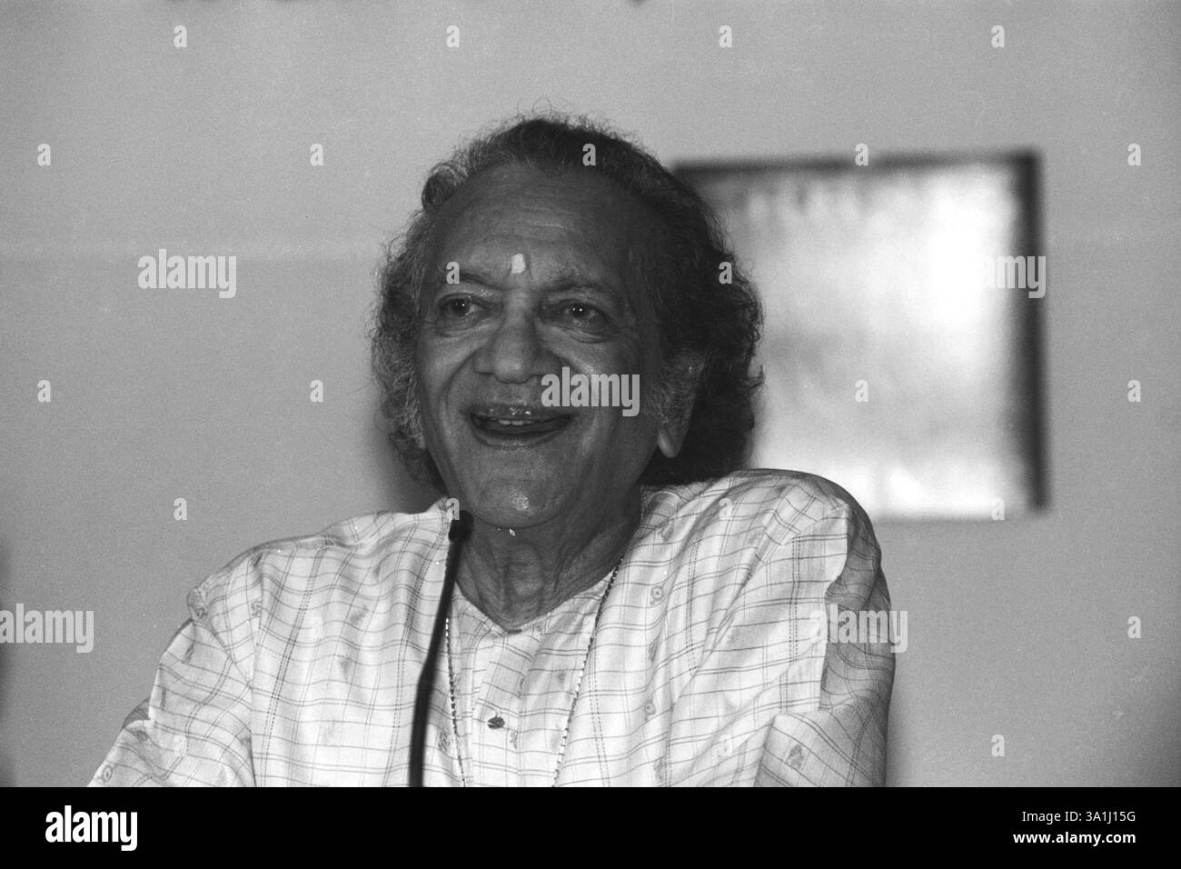 Maestro di musica classica indiana, sitar, Pundit Ravi Shankar NO MR Foto Stock