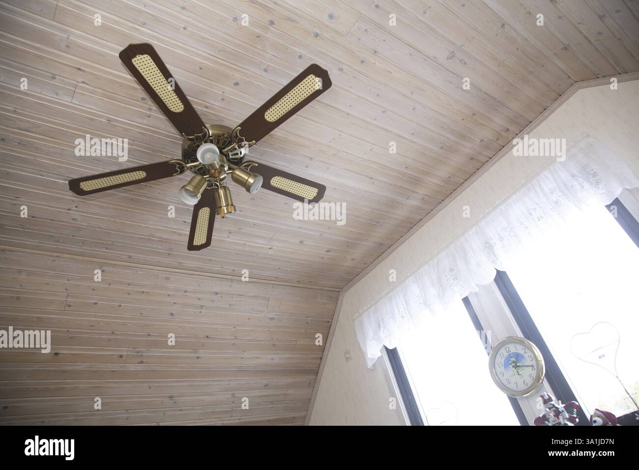 Ventilatore a soffitto decorativo a cinque pale, Svezia PR#703L Foto Stock