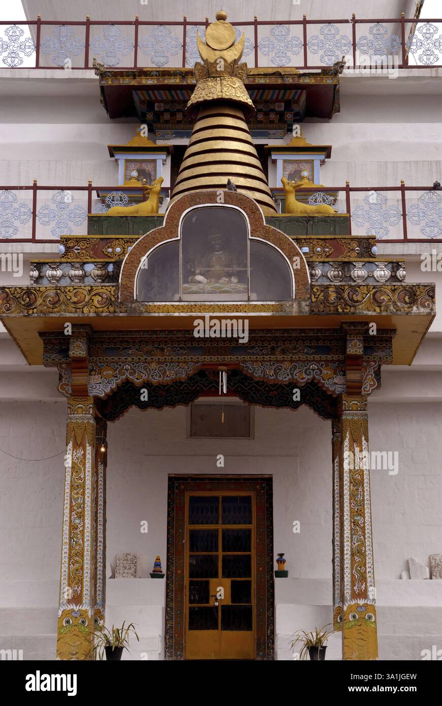 Jigtherdorji Chorten chiudere fino a Thimpu città capitale Royal Govt del Bhutan Foto Stock