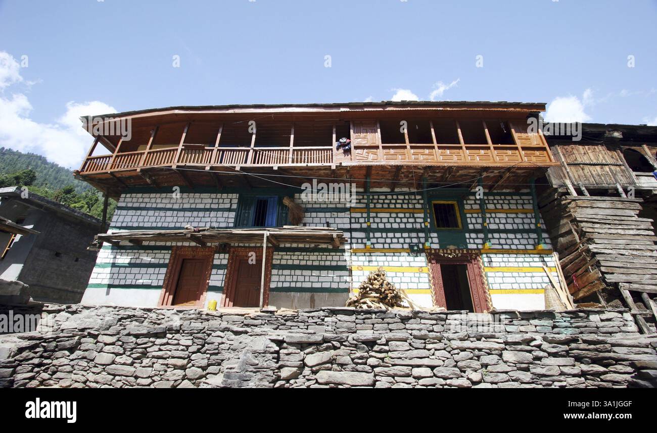 Wooden House, Village Goshal, Manali, Himachal Pradesh, India, Asia Foto Stock