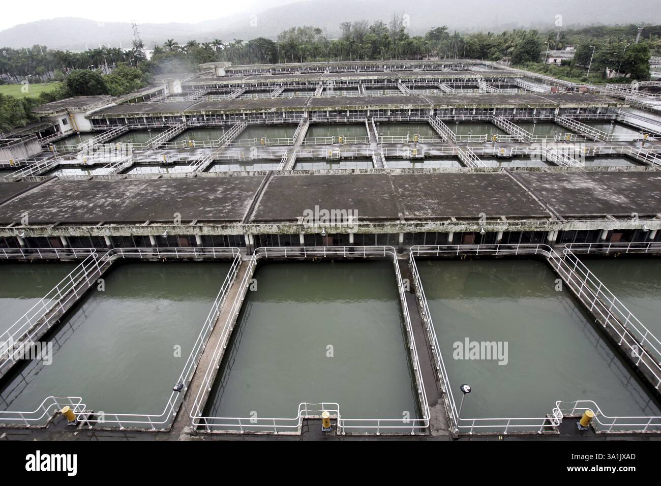 L'impianto di trattamento delle acque della Brihanmumbai Municipal Corporation (BMC) nel complesso di Bhandup ha ottenuto la certificazione ISO 9000-2001, Bombay Mumbai, Mahar Foto Stock L'impianto di trattamento delle acque della Brihanmumbai Municipal Corporation (BMC) nel complesso di Bhandup ha ottenuto la certificazione ISO 9000-2001, Bombay Mumbai, Mahar Foto Stock