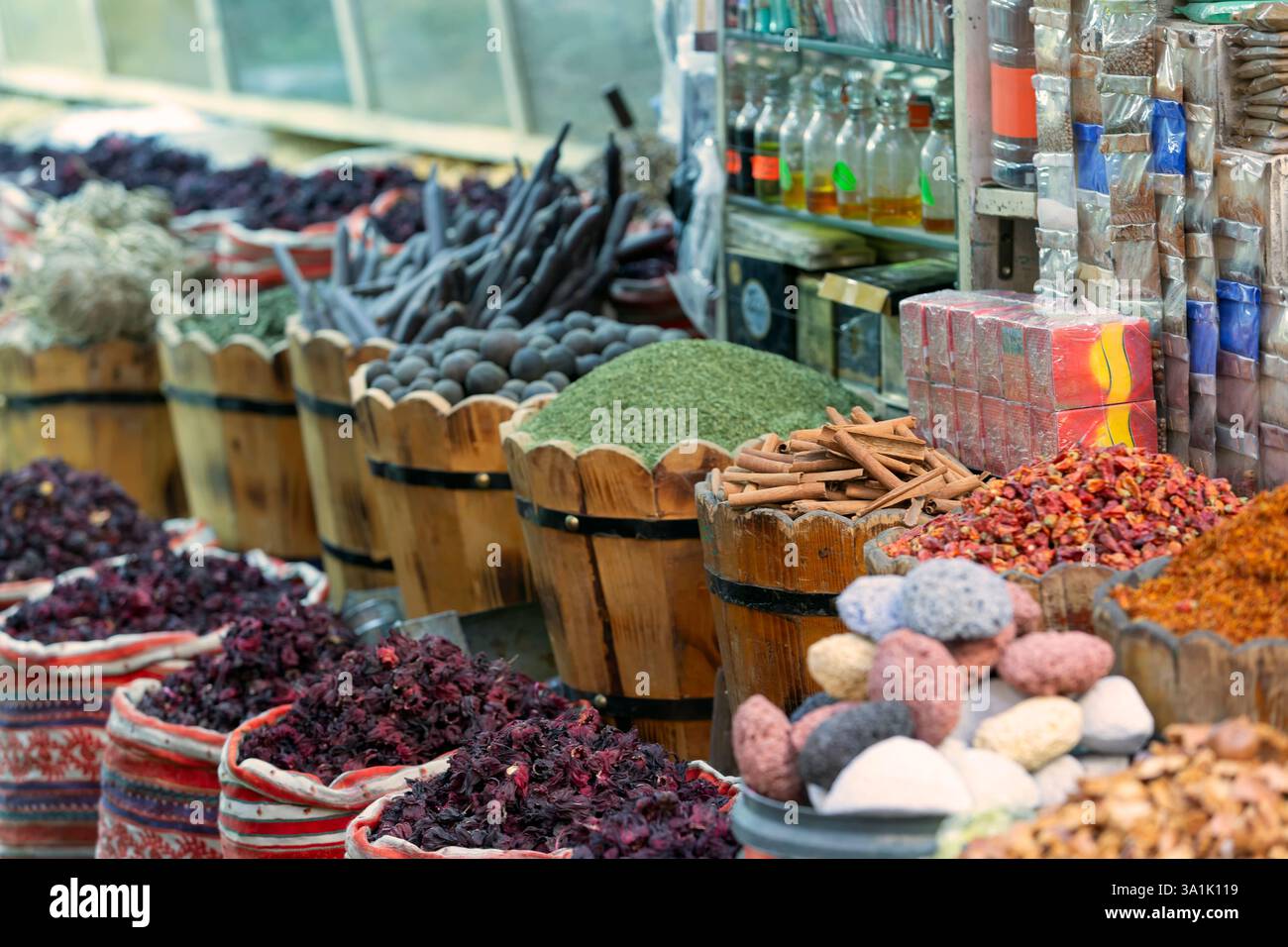 Old Market Shop con spezie orientali e incensi. Egitto, El Cairo Foto Stock