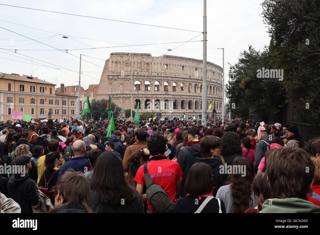 ROMA - OTTO MARZO 2025 MANIFESTAZIONE NON UNA DI MENO Foto Stock