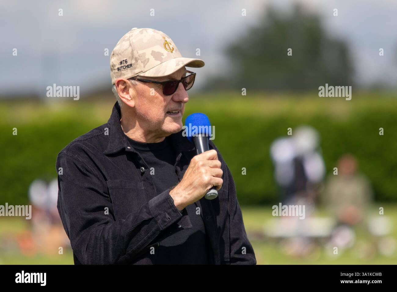 Calciatore professionista in pensione e capitano inglese Terry Butcher ospite d'onore in una partita di football americano degli Ipswich Cardinals a Rushmere St Andrew Foto Stock