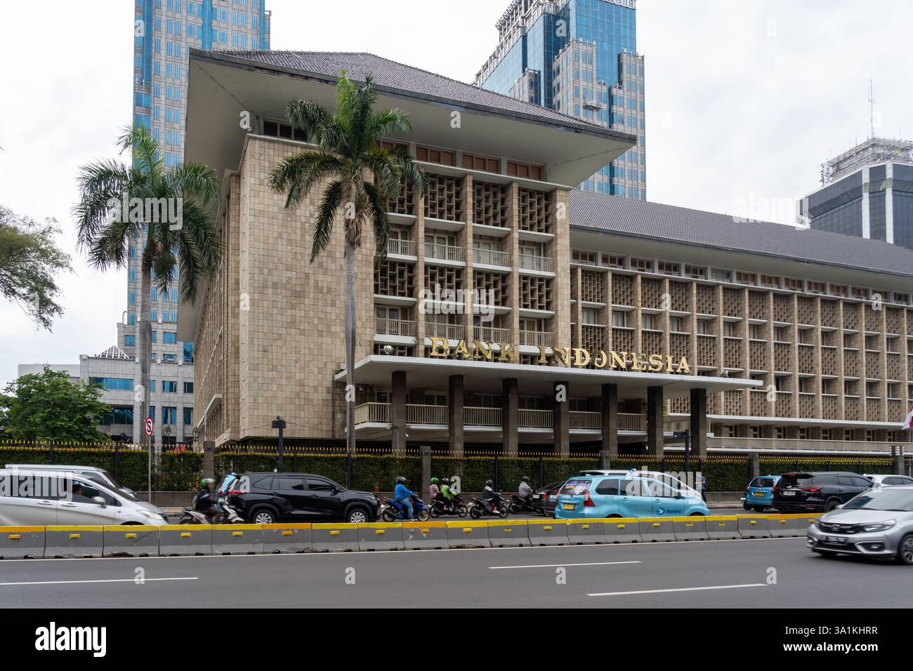 Giacarta, Indonesia - 24 gennaio 2025: Sede centrale di Bank Indonesia (BI) in MH Thamrin Street a Giacarta. Foto Stock