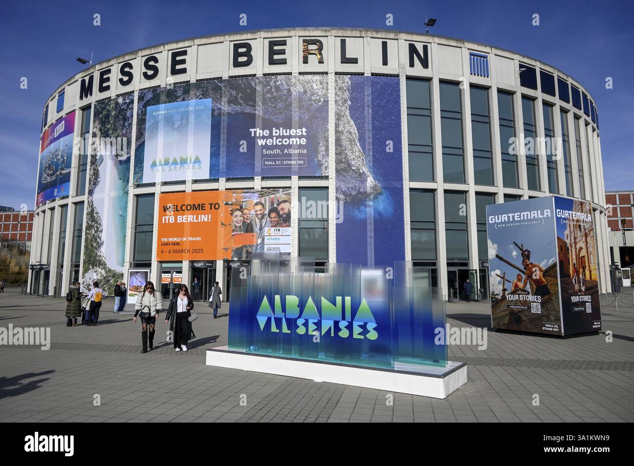 Ingresso sud del centro espositivo durante la Borsa Internazionale del Turismo (ITB), Berlino, Germania, Europa Foto Stock
