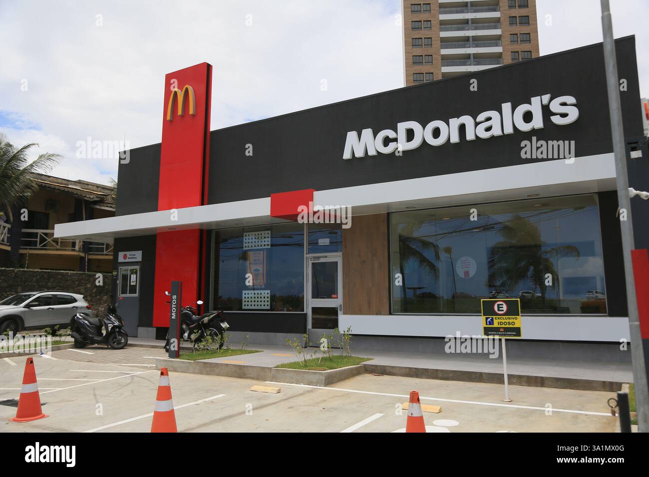 salvador bahia, brasile - 29 gennaio 2025: Vista di un negozio mcdonald's nella città di Salvador. Foto Stock