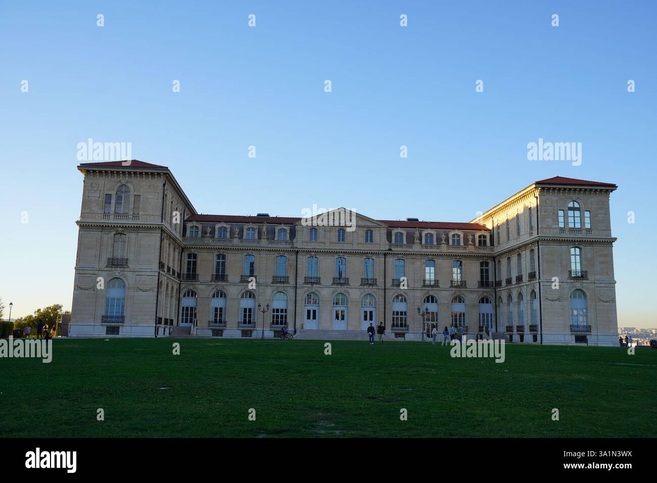 Palais du Pharo, prato verde, Palazzo, Dusk, Marsiglia, Francia Foto Stock