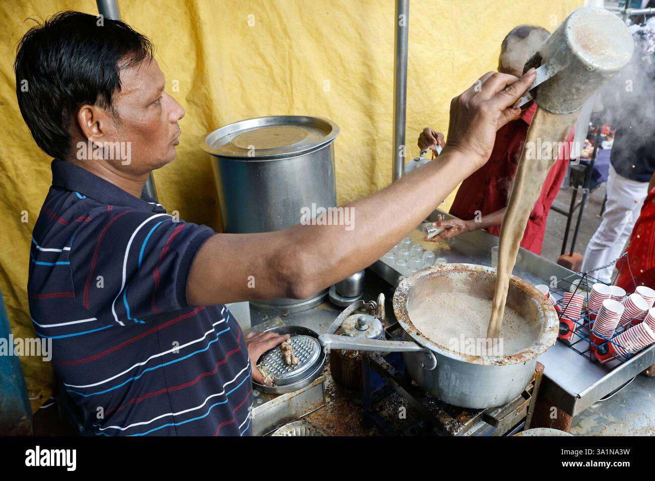 Venditore Chai a Jabalpur, Madhya Pradesh, India Foto Stock