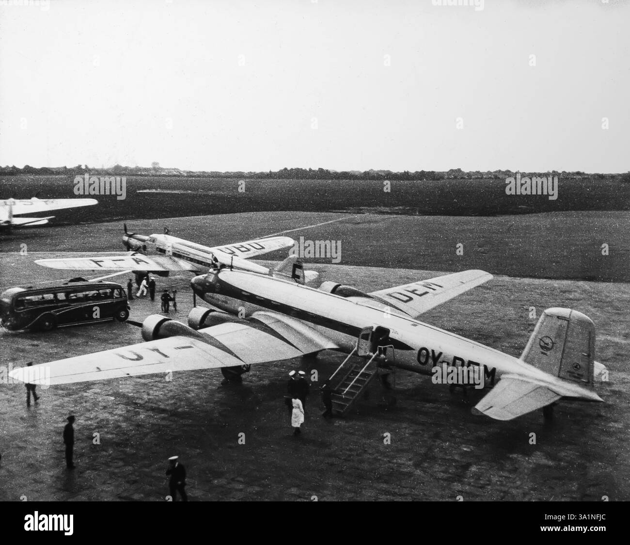 Fotografia in bianco e nero scattata all'aeroporto di Croydon in Inghilterra nel 1939. L'immagine mostra un Focke Wulf FW 200A-05 Condor di linea, seriale OY-DEM, appartenente alla Danish Air Lines. Foto Stock