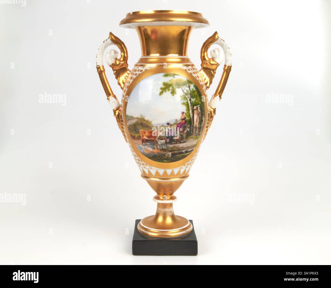Antico 19thc. Vaso in porcellana Paris Empire, finemente dipinto e decorato con dettagli dorati. Foto Stock