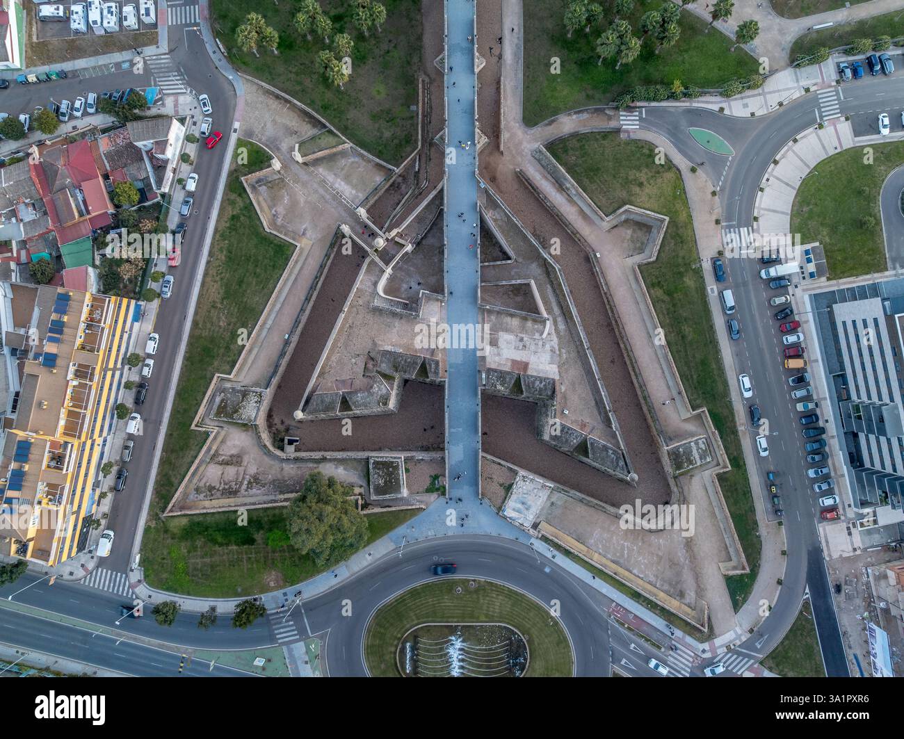 Vista aerea dalla pianta del ponte Badajoz Palmas, due mezze bastioni che sporgono verso l'esterno Foto Stock