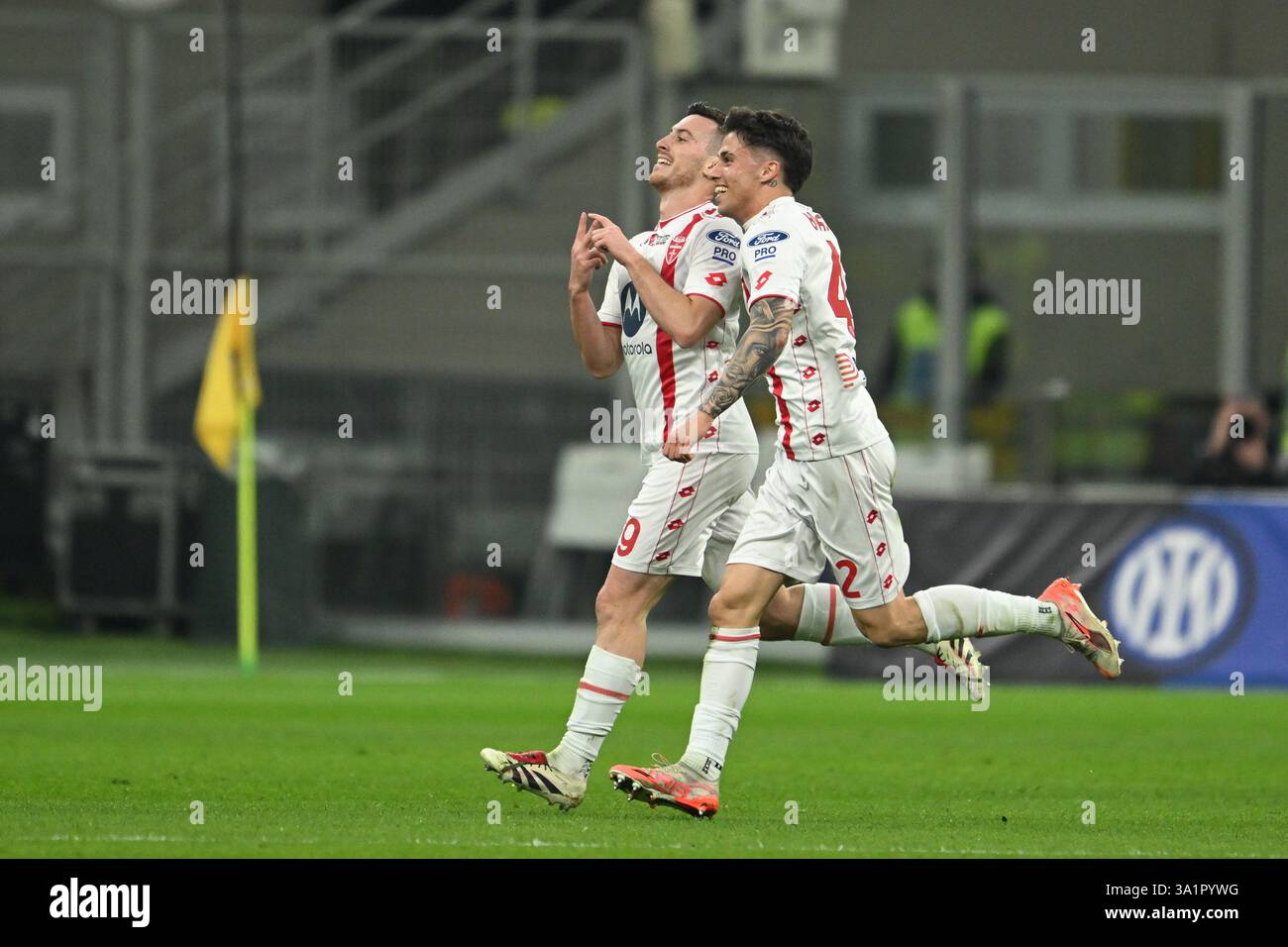 Italia. 8 marzo 2025. Samuele Birindelli dell'AC Monza festeggia dopo un gol durante la partita di calcio di serie A italiana tra Inter FC e C Monza l'8 marzo 2025 allo stadio Giuseppe Meazza San Siro Siro di Milano, Italia (Credit Image: © Tiziano Ballabio/Pacific Press via ZUMA Press Wire) SOLO PER USO EDITORIALE! Non per USO commerciale! Foto Stock