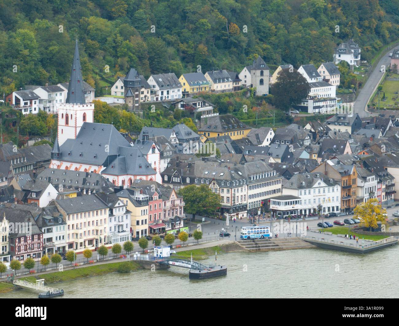 Vista aerea delle rovine medievali del castello di Rheinfels in Germania di Sankt Goar Foto Stock