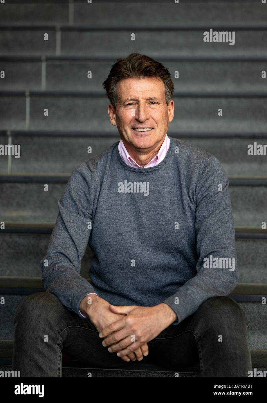 Apeldoorn, Paesi Bassi. 8 marzo 2025. Sebastian Coe, presidente del World Athletics durante i Campionati europei indoor di atletica leggera presso l'arena Omnisport di Apeldoorn, Paesi Bassi, 8 marzo 2025. Foto: Christine Olsson/TT/codice 10430 credito: TT News Agency/Alamy Live News Foto Stock