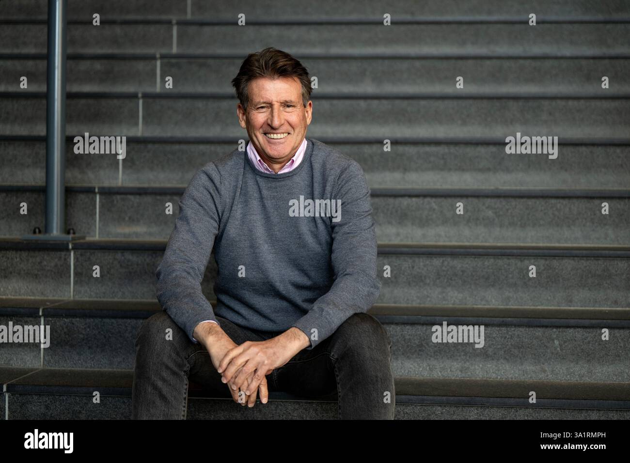 Apeldoorn, Paesi Bassi. 8 marzo 2025. Sebastian Coe, presidente del World Athletics durante i Campionati europei indoor di atletica leggera presso l'arena Omnisport di Apeldoorn, Paesi Bassi, 8 marzo 2025. Foto: Christine Olsson/TT/codice 10430 credito: TT News Agency/Alamy Live News Foto Stock