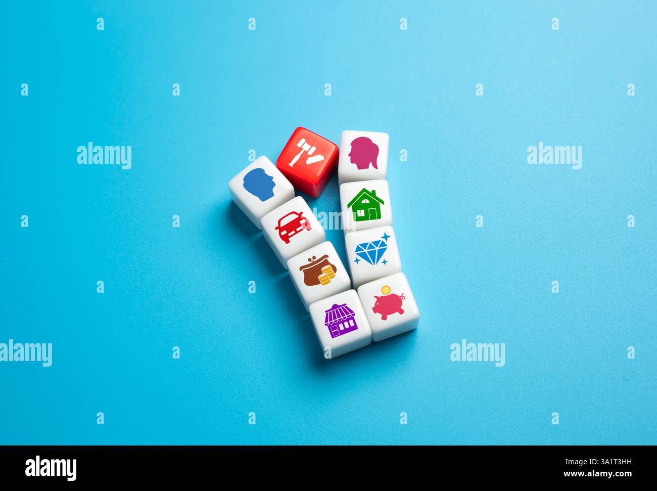 Divisione dei beni dopo il divorzio nei procedimenti giudiziari. Controversie su beni come case, risparmi e aziende. I tribunali valutano la proprietà, contributi Foto Stock