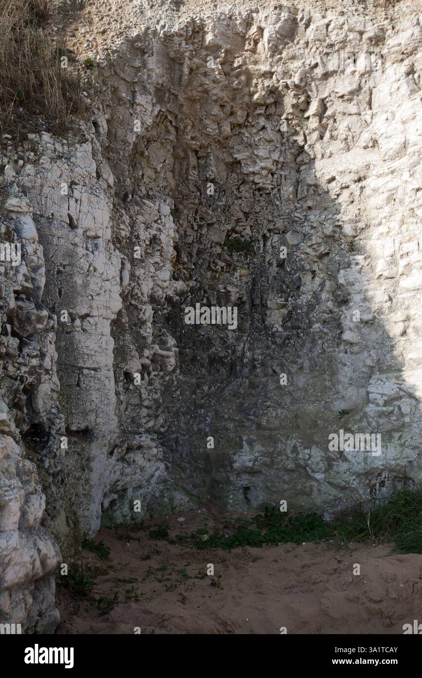 Botany Bay è una baia isolata, situata tra Margate e Broadstairs, che offre splendide vedute delle bianche scogliere e del mare Foto Stock