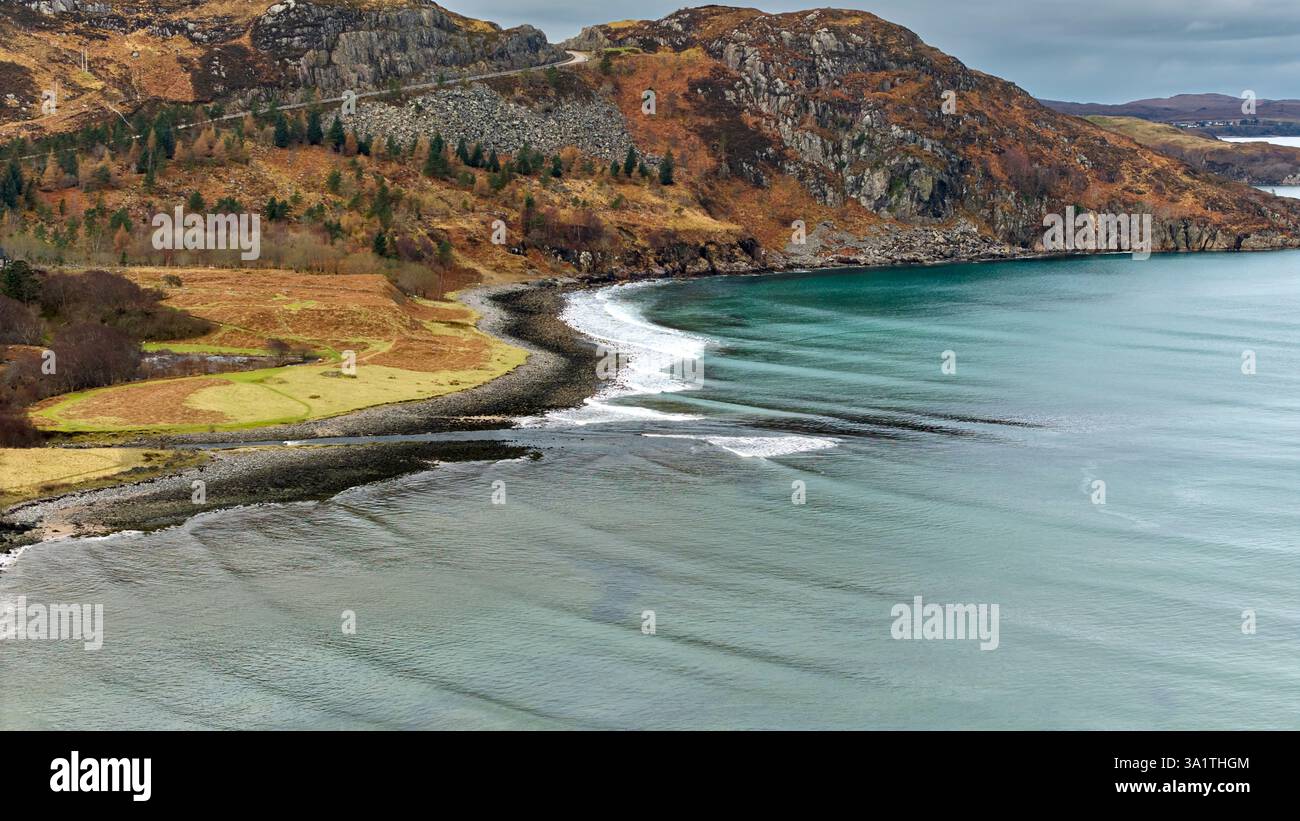 Gruinard Bay Ross e Cromarty Scotland, il promontorio, la foce del fiume, il mare e la baia Foto Stock