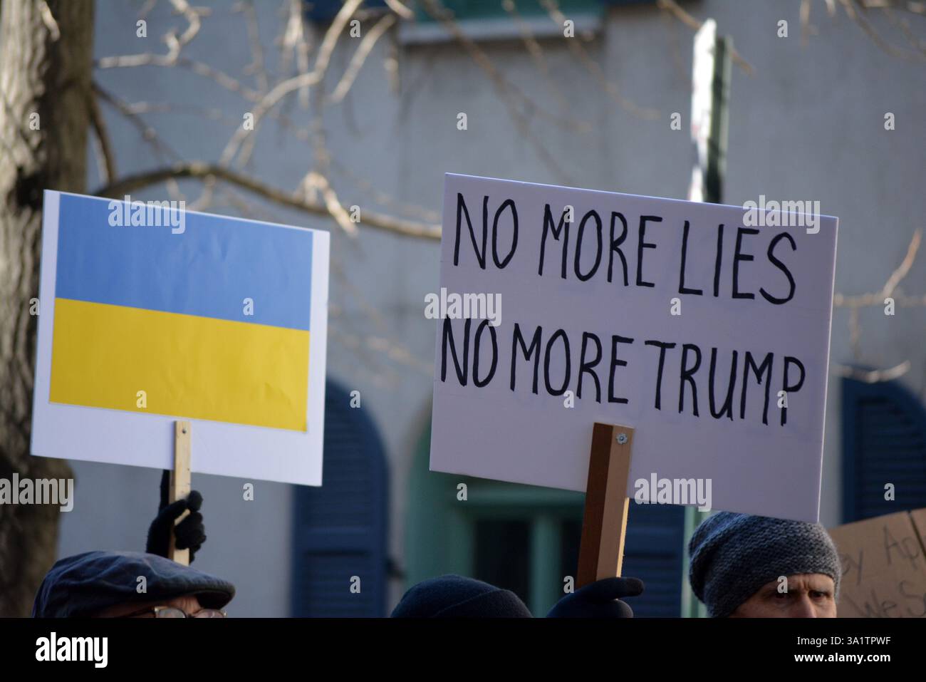 Cartelli per una marcia della giornata internazionale della donna a New York. Foto Stock