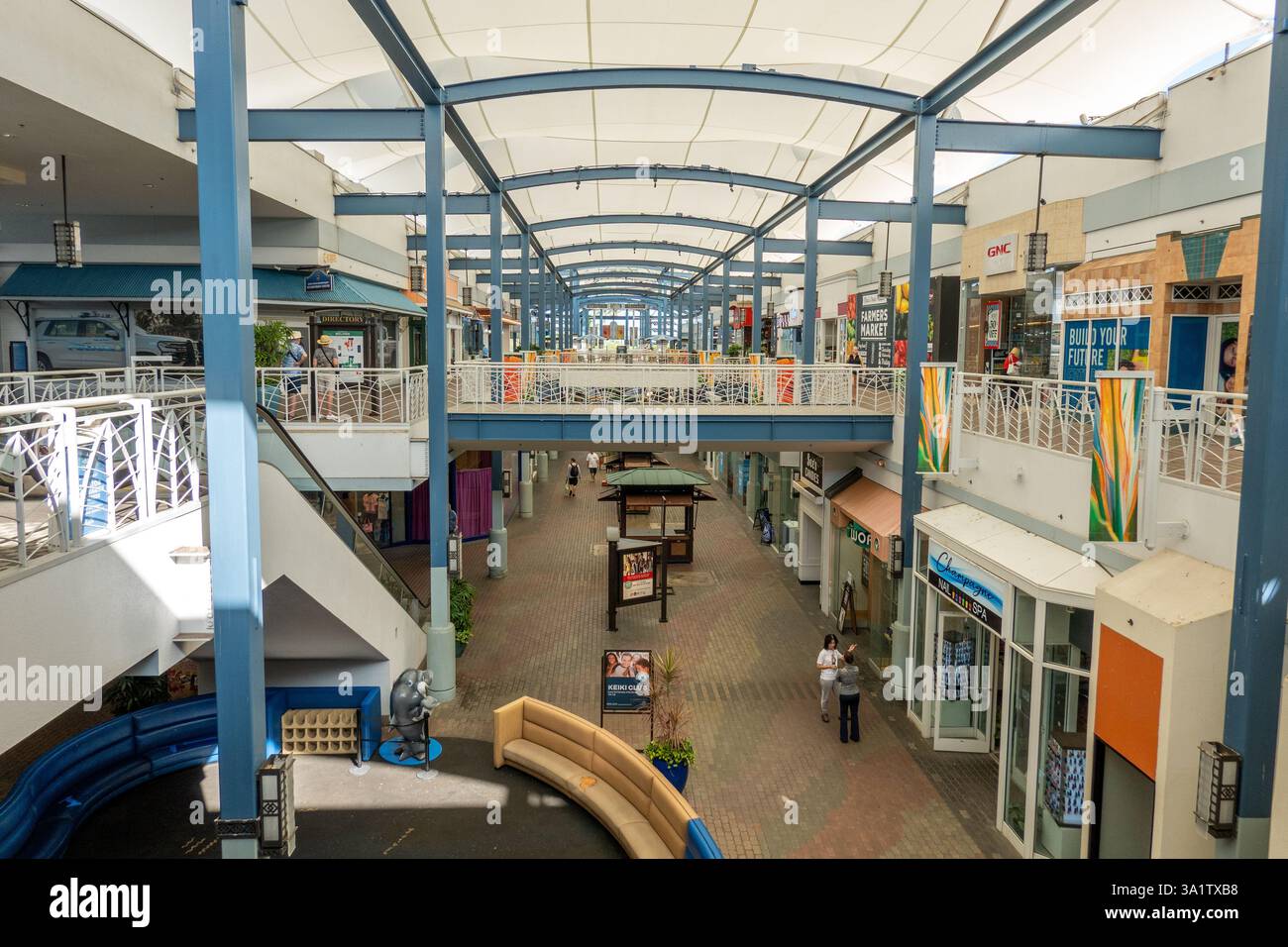 All'interno del centro commerciale Queen Ka'ahumanu Center, il più grande di Maui, la Big Island Kahului Maui Hawaii Foto Stock