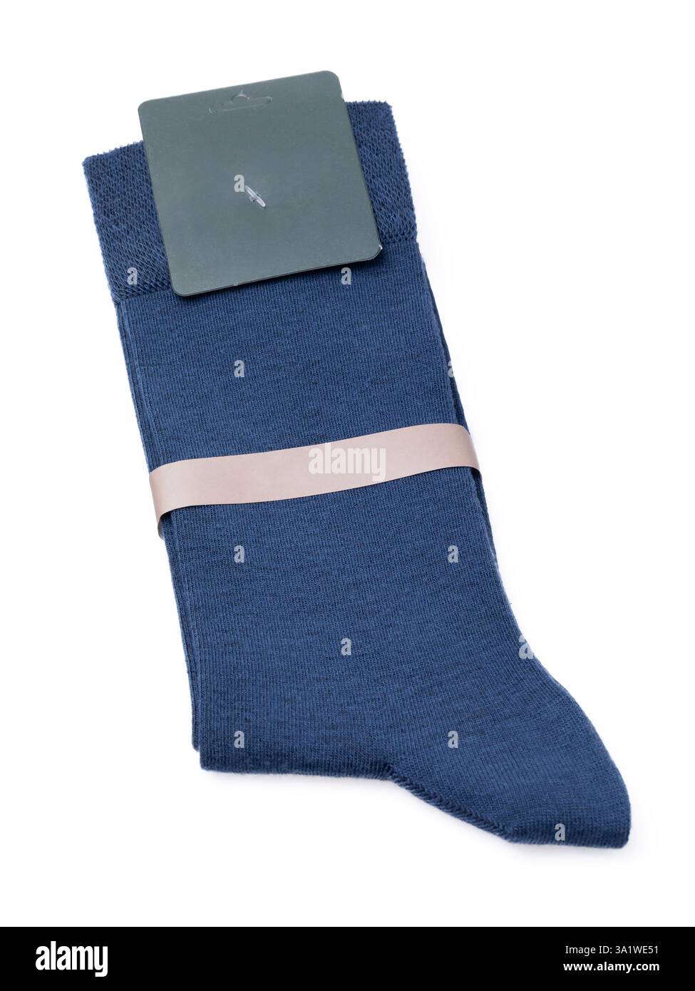 Ripiegate in un paio di calze blu isolate su sfondo bianco Foto Stock