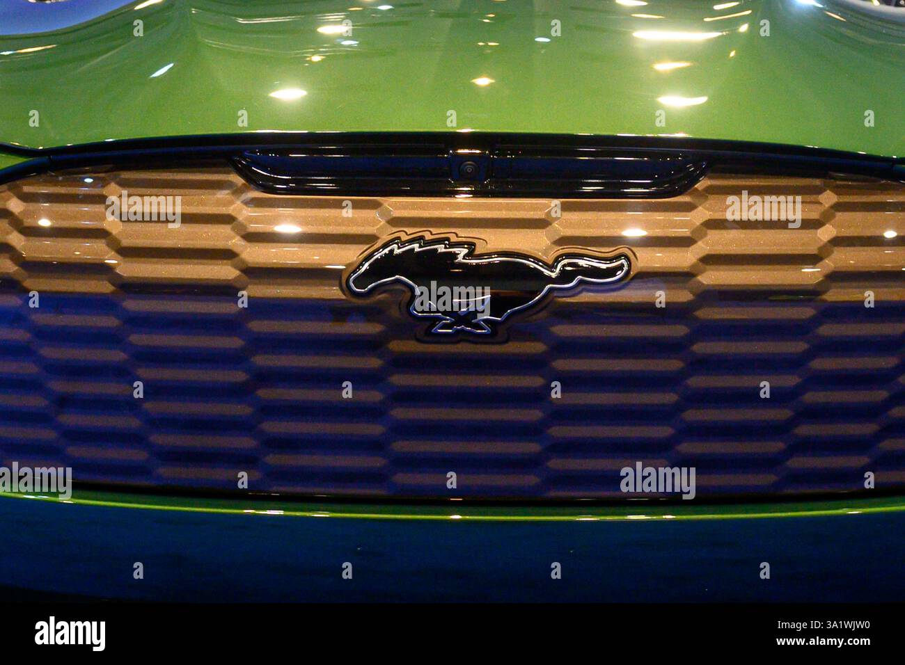 Toronto, ON, Canada - 14 febbraio 2025: 2024 Mustang Mach-e GT presentato al Canadian International AutoShow 2025. Foto Stock