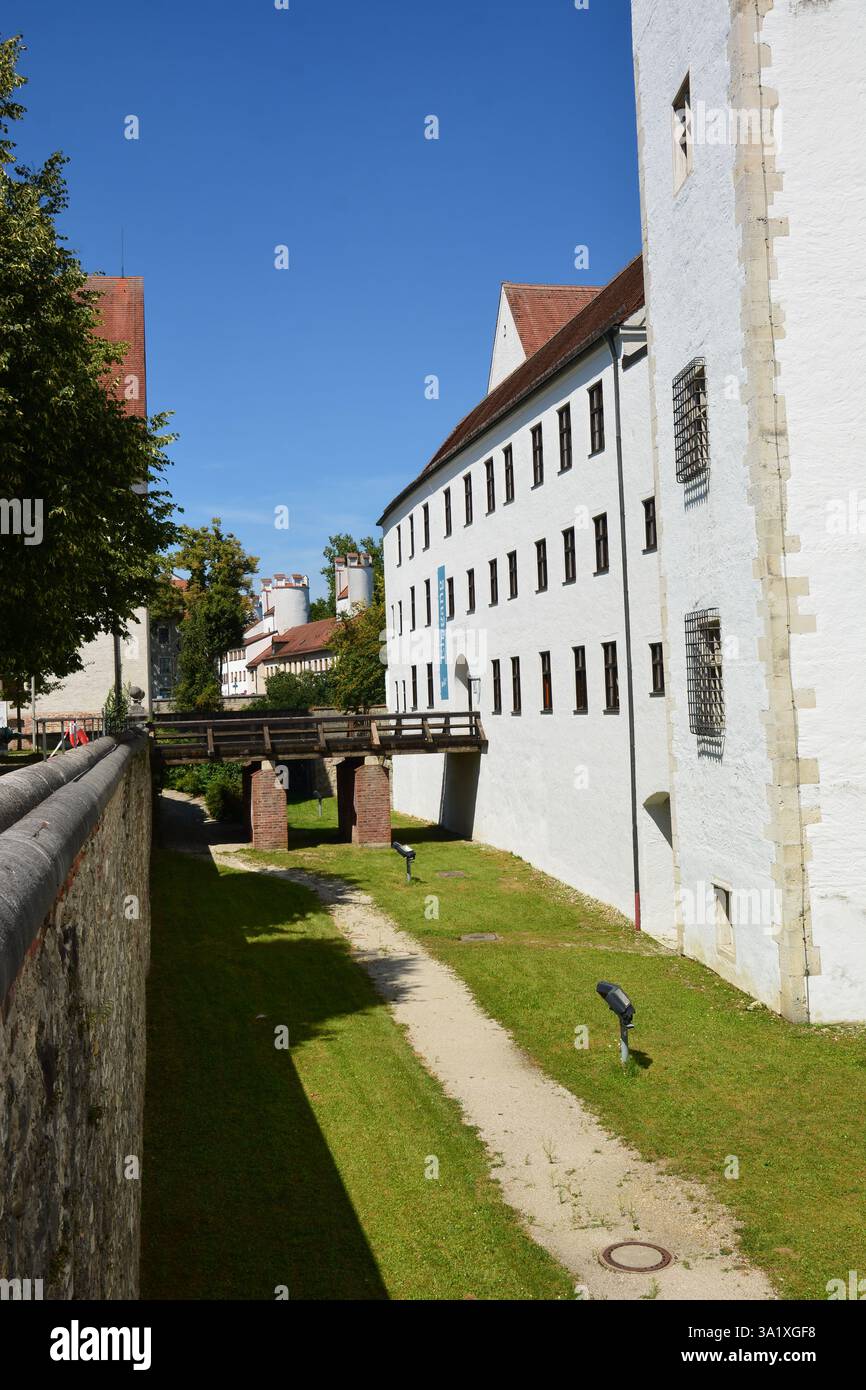 Ingolstadt, Baviera, Germania - 08.06.2024: Veduta parziale del Museo dell'Esercito Bavarese nel nuovo Castello Foto Stock
