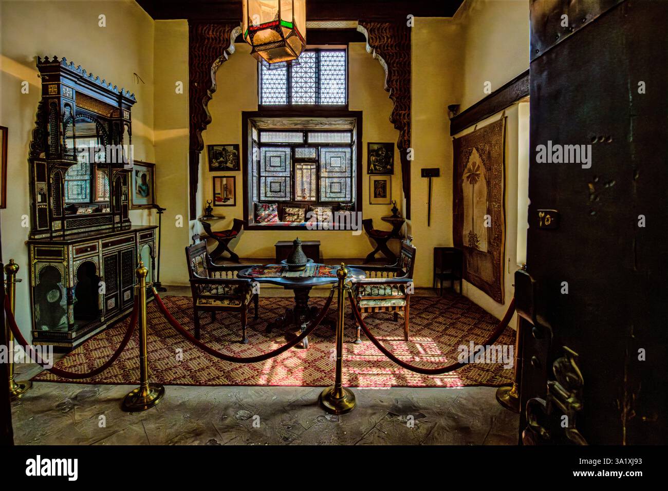 Sezione al Harim o stanza delle donne del Museo Gayer-Anderson nel quartiere Sayyedah Zeinab del Cairo Foto Stock