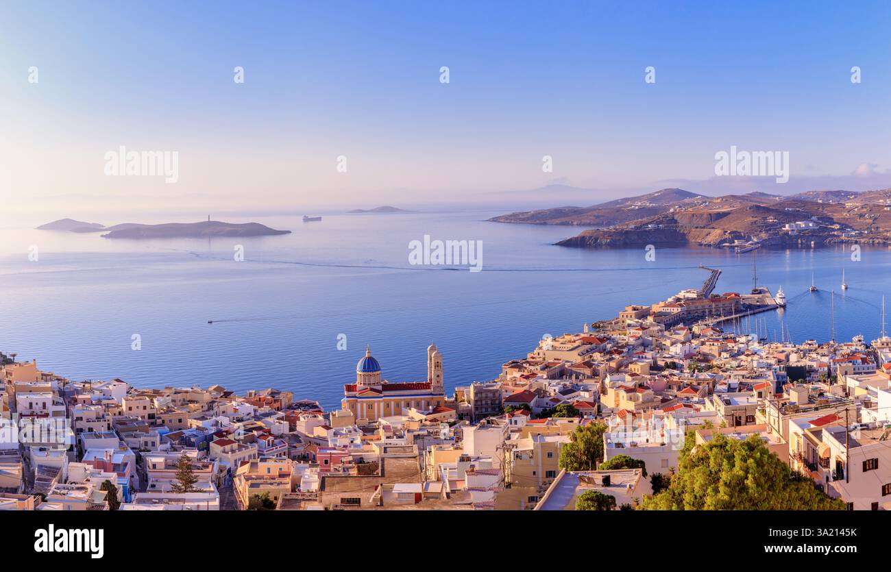 Veduta di Ermoupolis, Cicladi, Siro Foto Stock