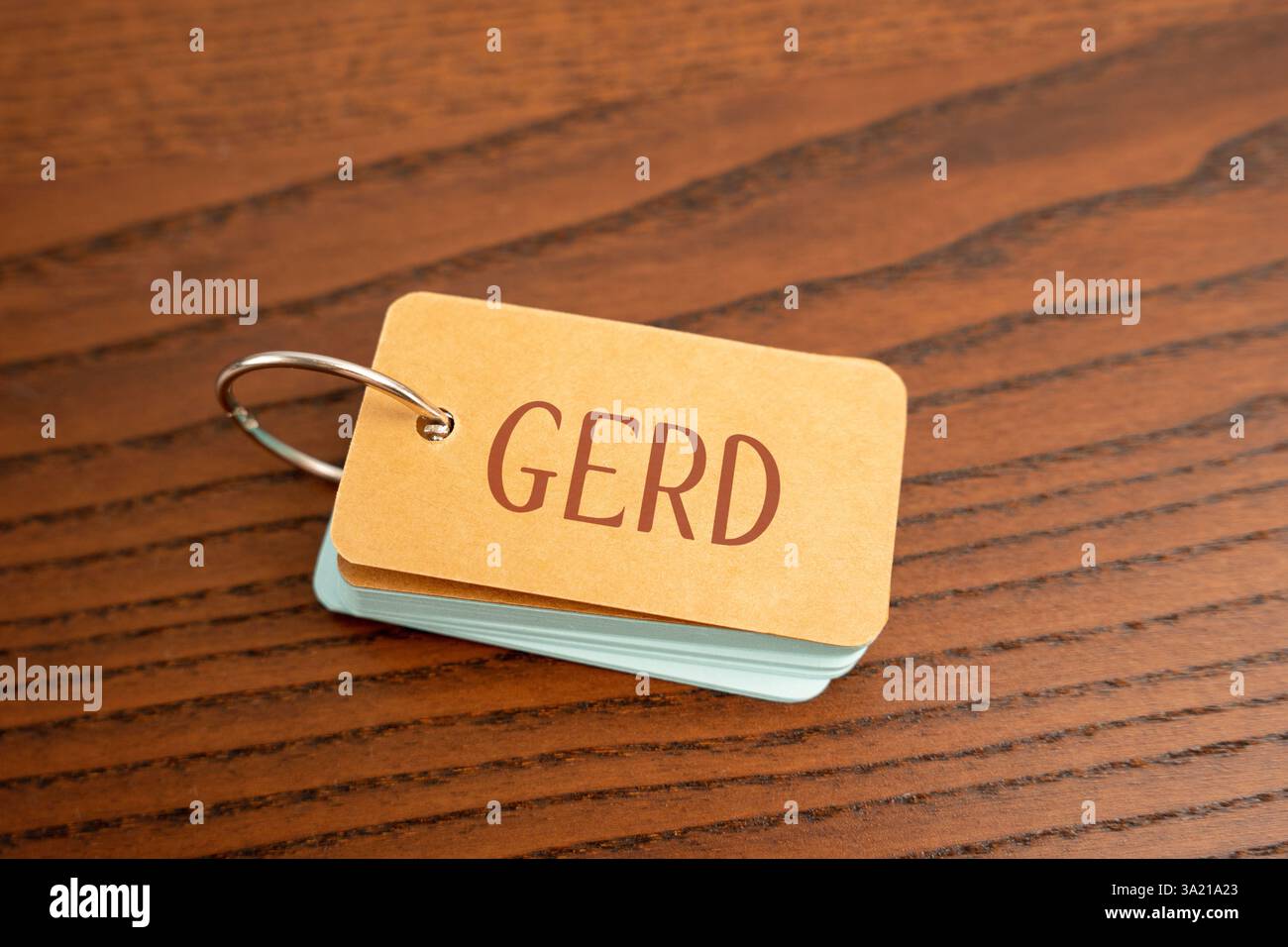 Appunti con la parola Gerd. Malattia da reflusso gastroesofageo. Сhronic disturbo digestivo in cui l'acido gastrico o la bile rifluisce nell'esofago, irrita Foto Stock