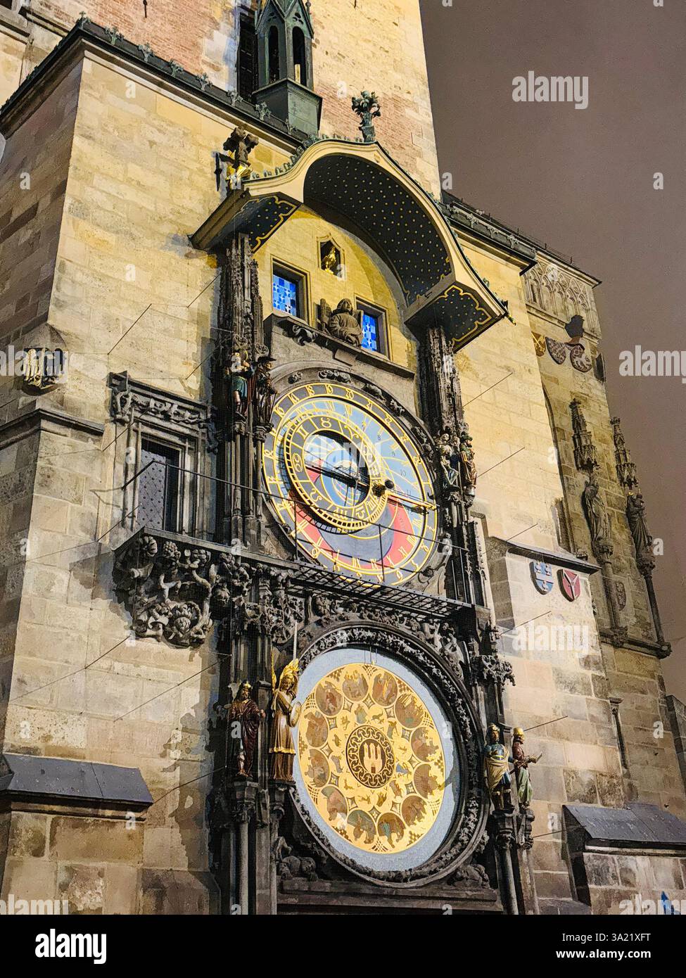 Orologio Astronomicql nel centro di Praga - Immagine stock catturata con smartphone