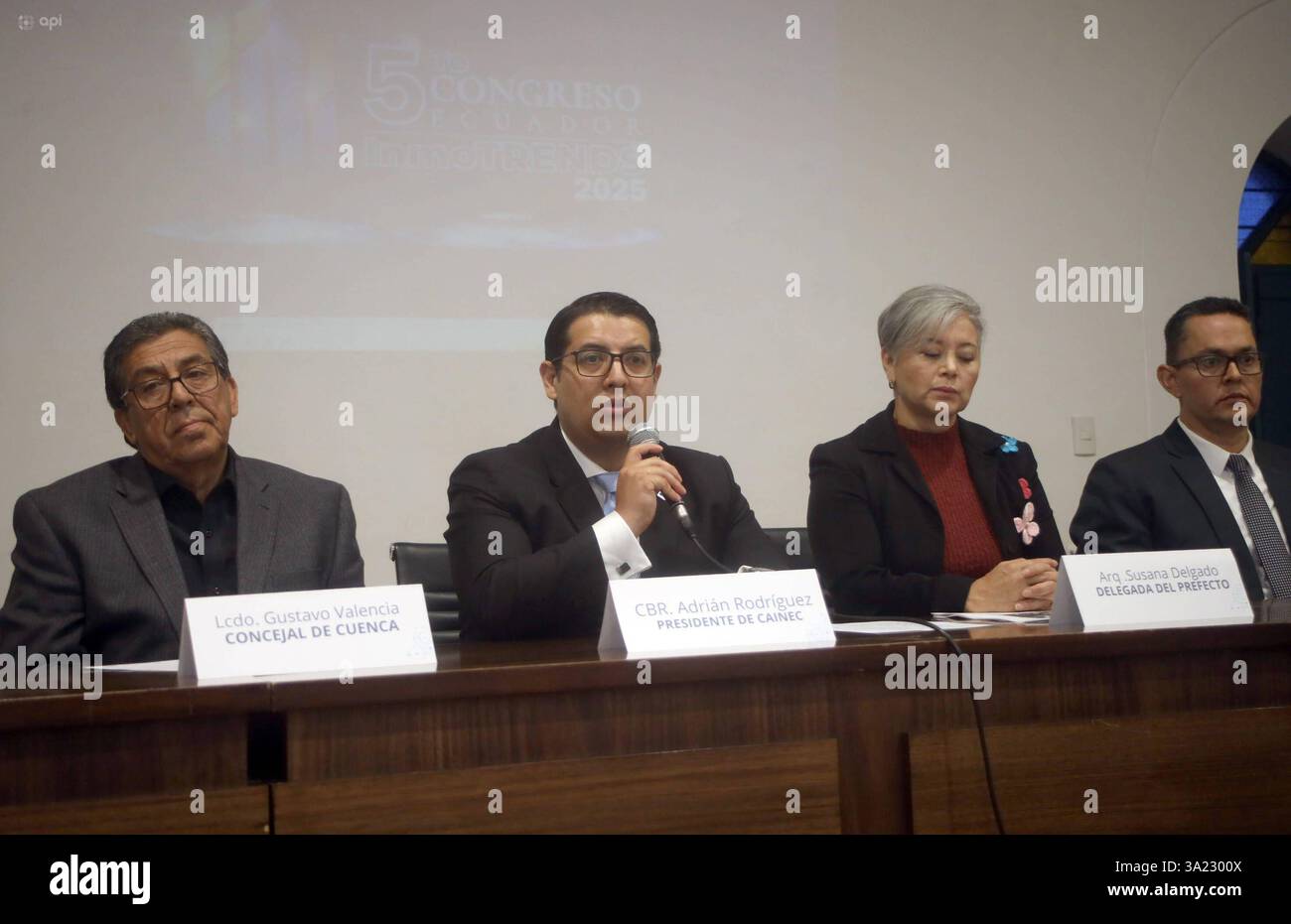CUENCA LANCIA il 5° Congresso INMOTRENDS Cuenca, Ecuador 11 marzo 2025 presso l'auditorium della vecchia Scuola centrale il lancio del 5° Congresso INMOTRENDS 2025 ecuador Cuenca ospiterà il più grande evento nel settore immobiliare trasformando il futuro del settore con tecnologia 5 0, innovazione e opportunità uniche foto Boris Romoleroux API SOI CUENCA LAUNCHING5TOCONGERSO IN Foto Stock