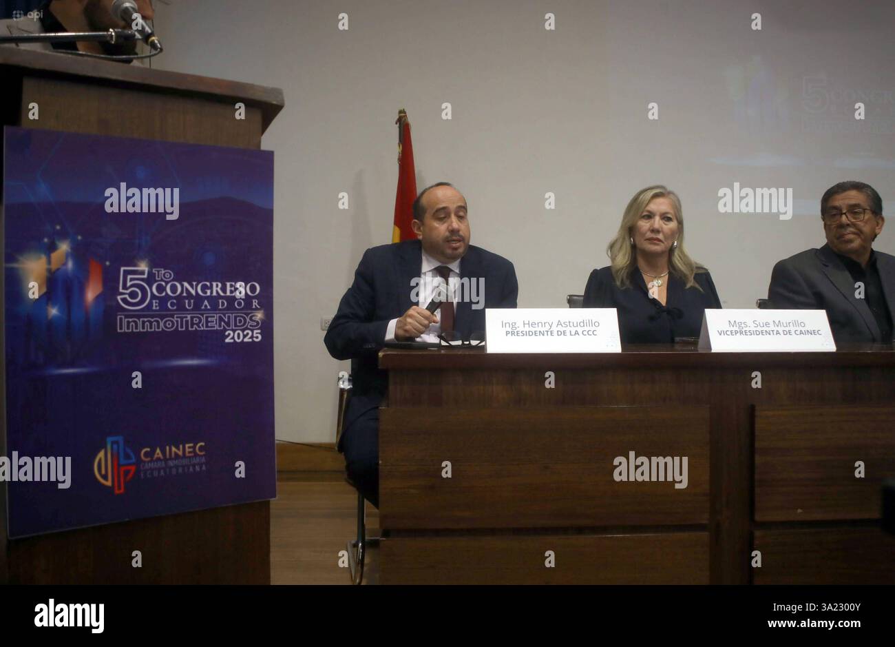 CUENCA LANCIA il 5° Congresso INMOTRENDS Cuenca, Ecuador 11 marzo 2025 presso l'auditorium della vecchia Scuola centrale il lancio del 5° Congresso INMOTRENDS 2025 ecuador Cuenca ospiterà il più grande evento nel settore immobiliare trasformando il futuro del settore con tecnologia 5 0, innovazione e opportunità uniche foto Boris Romoleroux API SOI CUENCA LAUNCHING5TOCONGERSO IN Foto Stock