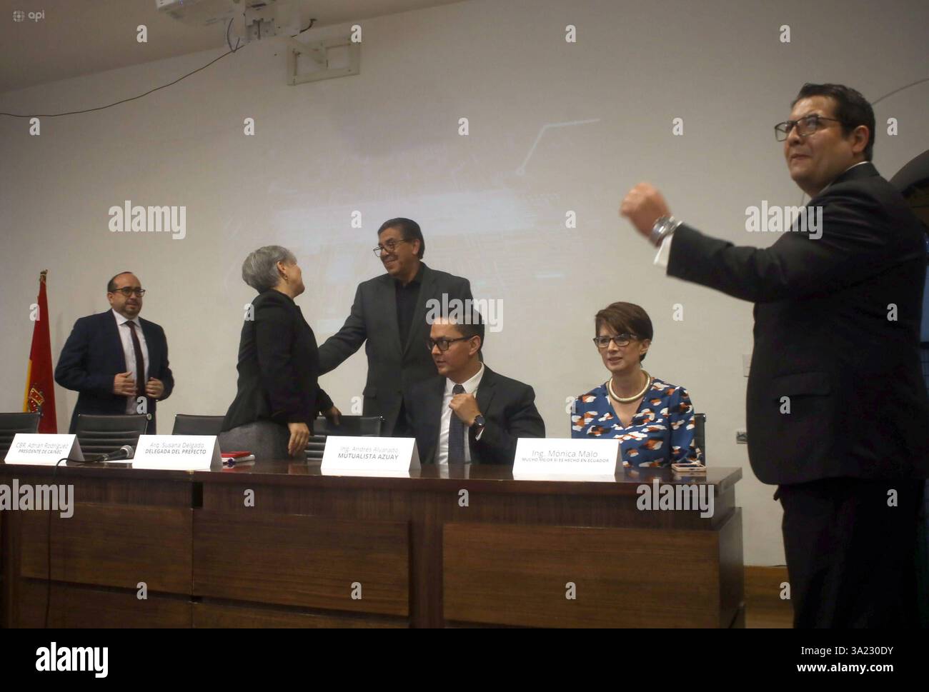 CUENCA LANCIA il 5° Congresso INMOTRENDS Cuenca, Ecuador 11 marzo 2025 nell'auditorium della vecchia Scuola centrale il lancio del 5° Congresso INMOTRENDS 2025 ecuador Cuenca ospiterà il più grande evento nel settore immobiliare trasformando il futuro del settore con tecnologia 5 0, innovazione e opportunità uniche foto Boris Romoleroux API SOI CUENCA LAUNCHING5TOCONGERSO Foto Stock