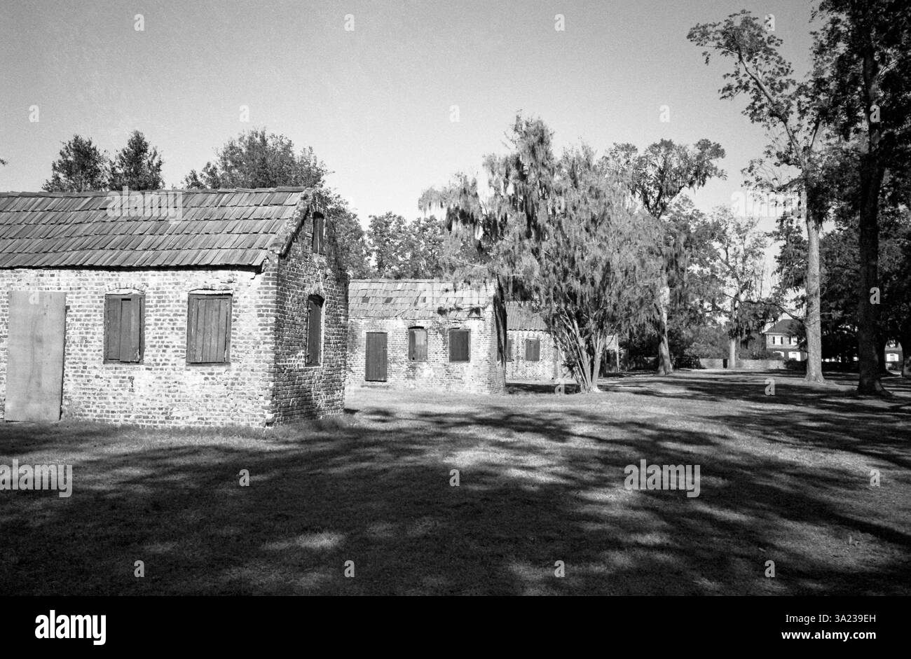 Gli alloggi degli schiavi della Boone Plantation di Mount Pleasant, vicino a Charleston, South Carolina, sono conservati come sito storico turistico ed educativo Foto Stock