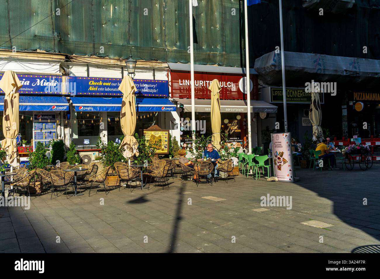 La città di Bucarest, l'architettura e i vecchi edifici di Bucarest, Romania Foto Stock
