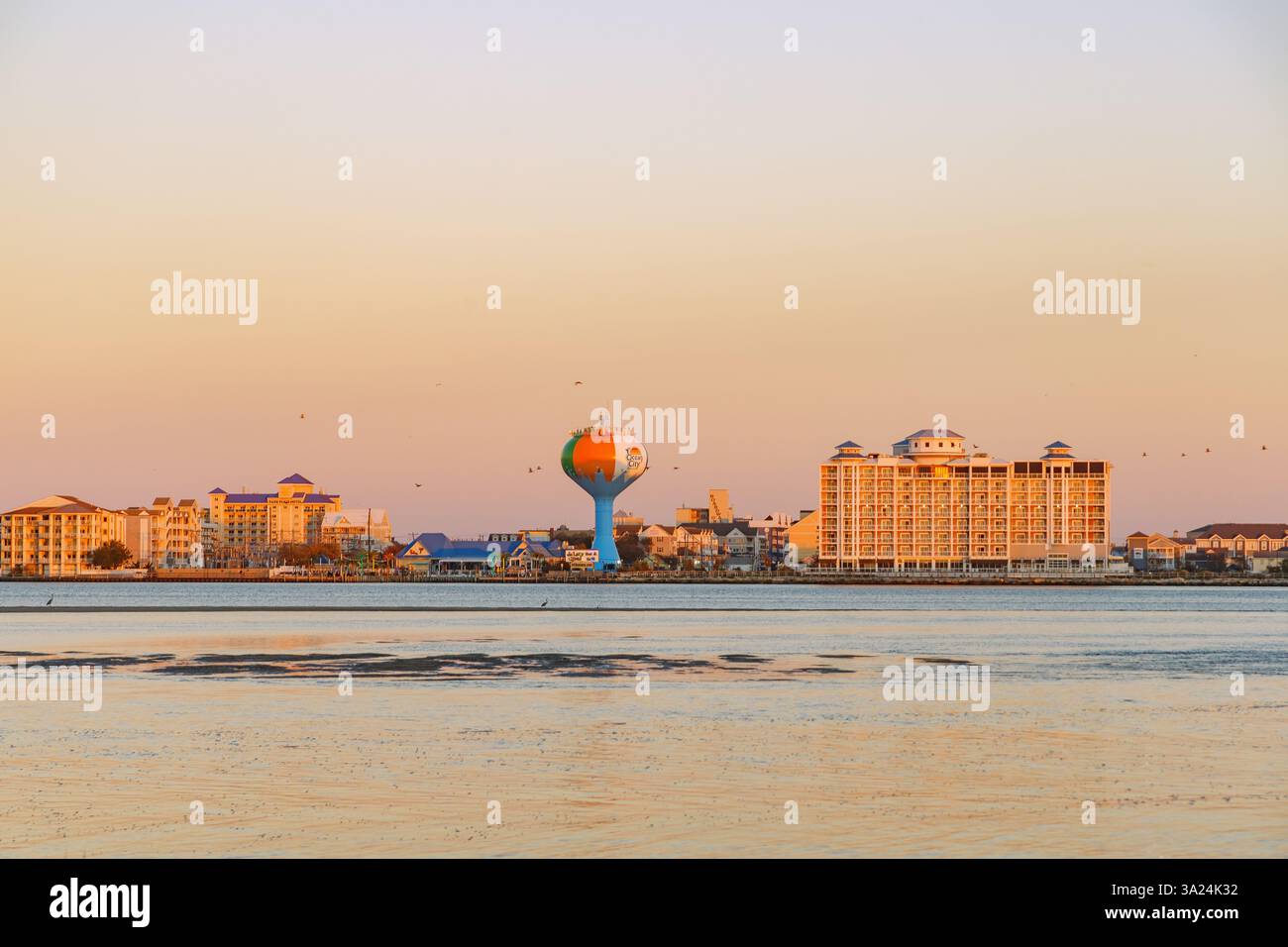 Ocean City con la famosa torre di Beach Ball, Worcester County, Maryland, USA Foto Stock