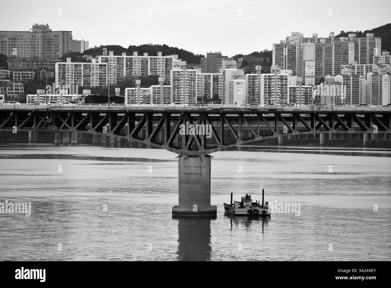 Il fiume Han Hangang e il paesaggio urbano di Seoul, capitale della Corea del Sud, l'11 ottobre 2021 Foto Stock