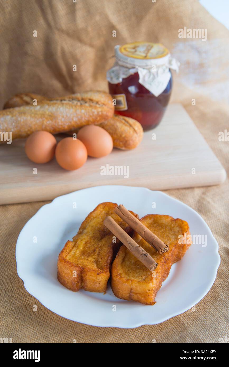 Torrijas - tradizionali biscotti spagnoli di Pasqua Foto Stock