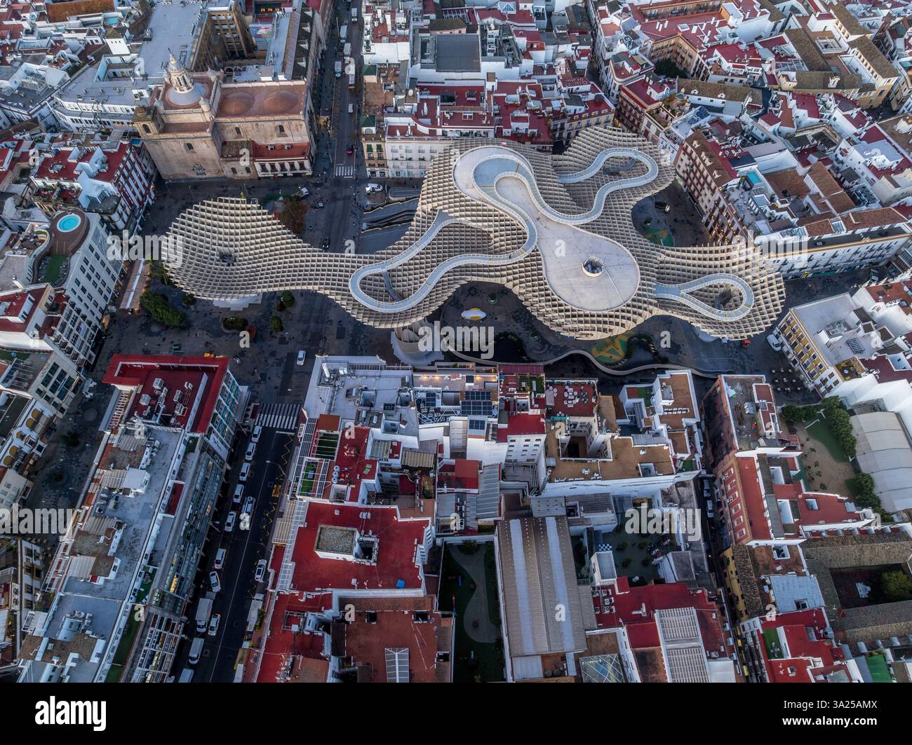 Panorama aereo di Sevilla Setas, funghi, moderna struttura architettonica in legno Foto Stock