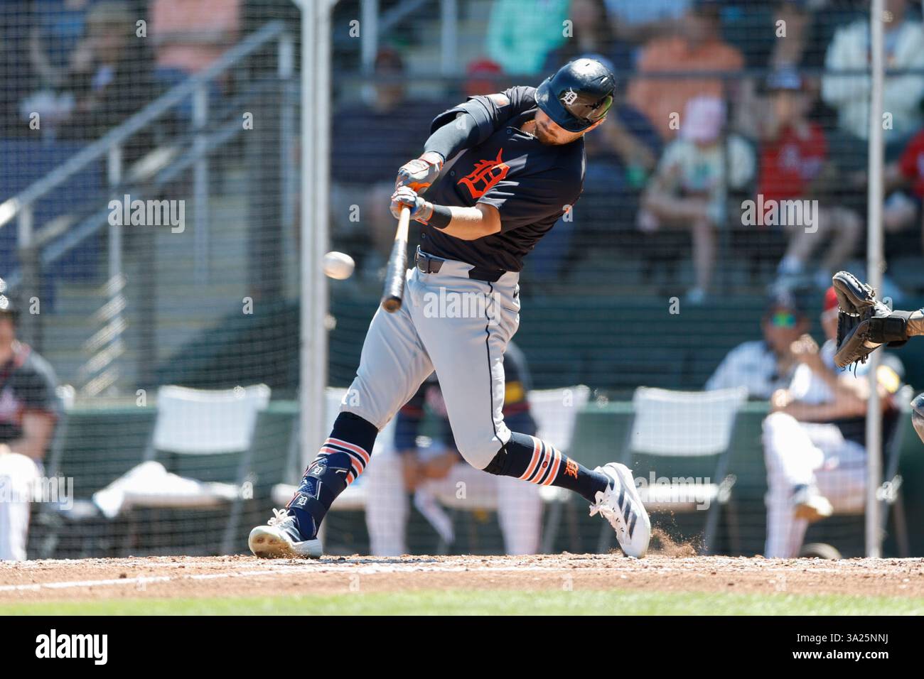 North Port FL USA; l'interbase dei Detroit Tigers Zach McKinstry (39) va in campo destro durante una partita di allenamento primaverile della MLB contro gli Atlanta Braves al CoolToday Park. I Tigers batterono i Braves per 3-1. (Kim Hukari/immagine dello sport) Foto Stock