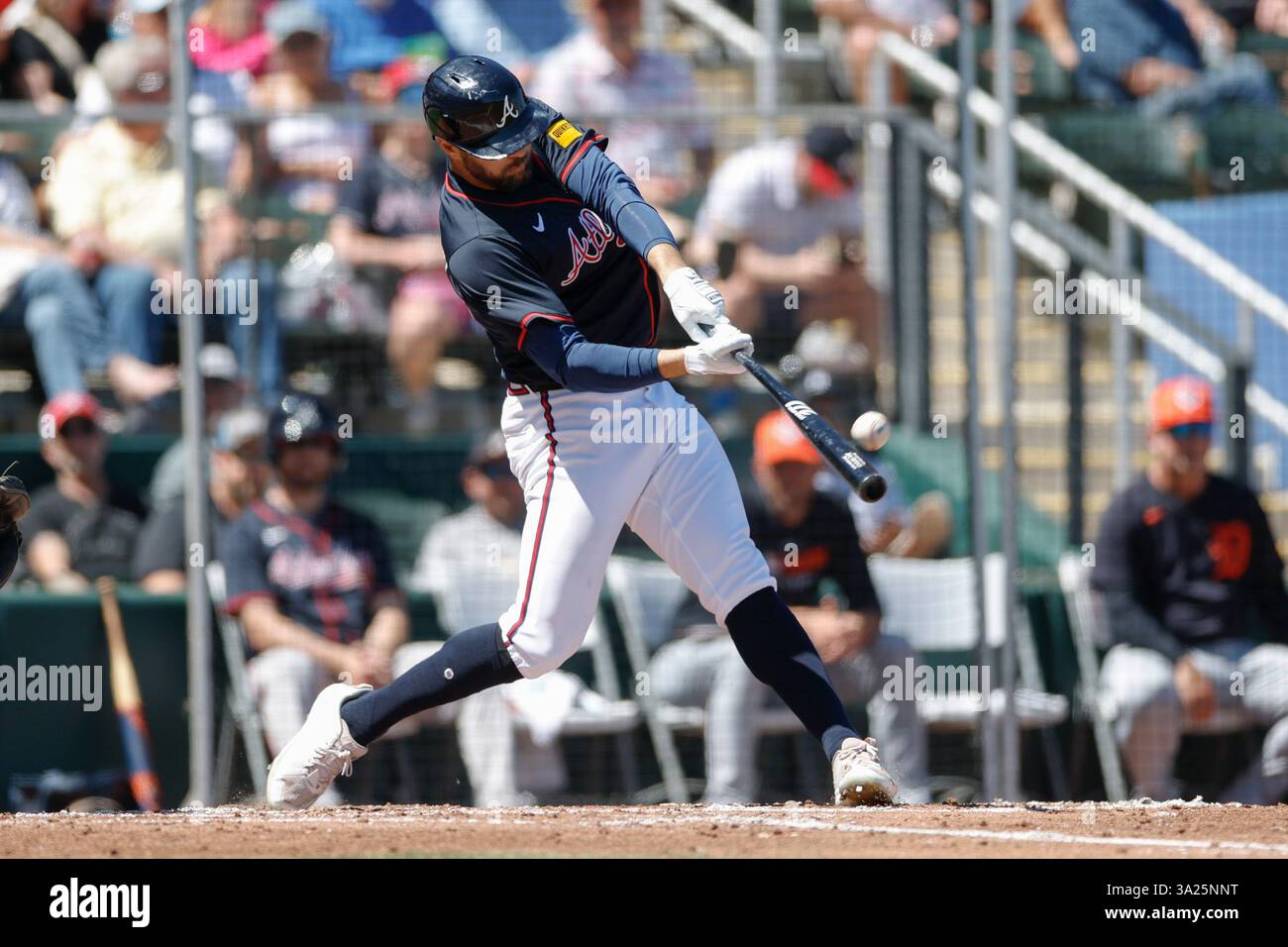North Port FL USA; l'esterno destro degli Atlanta Braves Jake Marisnick (94) perde un lanciatore durante una partita di allenamento primaverile della MLB contro i Detroit Tigers al CoolToday Park. I Tigers batterono i Braves per 3-1. (Kim Hukari/immagine dello sport) Foto Stock