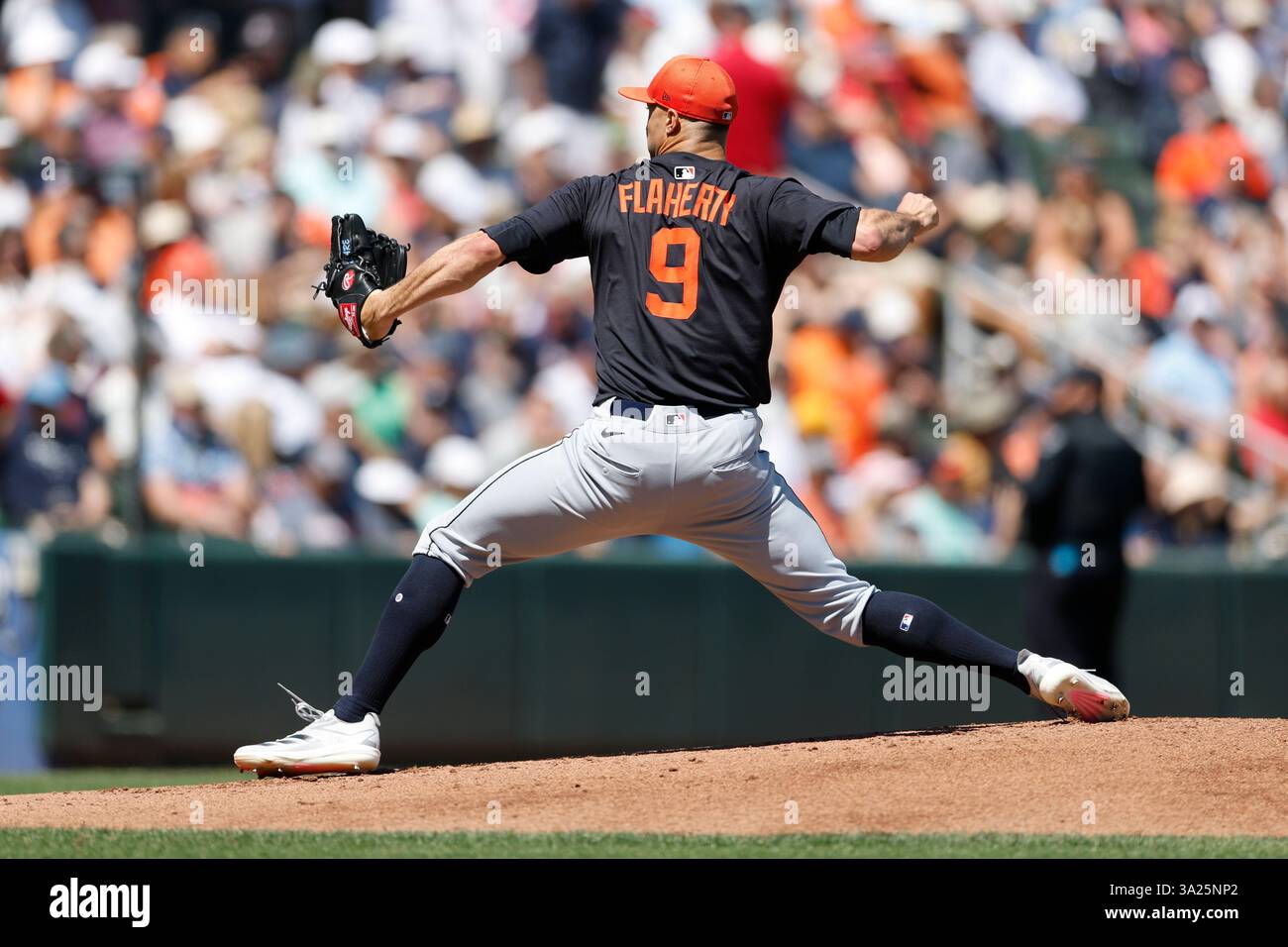 North Port FL USA; il lanciatore dei Detroit Tigers Jack Flaherty (9) fa un pitch durante una partita di allenamento primaverile della MLB contro gli Atlanta Braves al CoolToday Park. I Tigers batterono i Braves per 3-1. (Kim Hukari/immagine dello sport) Foto Stock