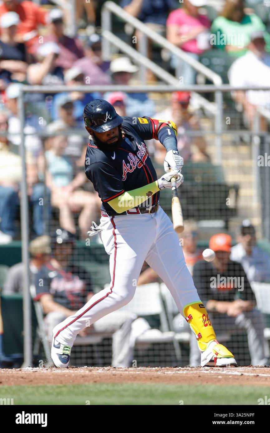 North Port FL USA; gli Atlanta Braves, designato come batterista Marcell Ozuna (20), si trovano a Trey Sweeney (27), l'interbase dei Detroit Tigers durante una partita di allenamento primaverile della MLB al CoolToday Park. I Tigers batterono i Braves per 3-1. (Kim Hukari/immagine dello sport) Foto Stock