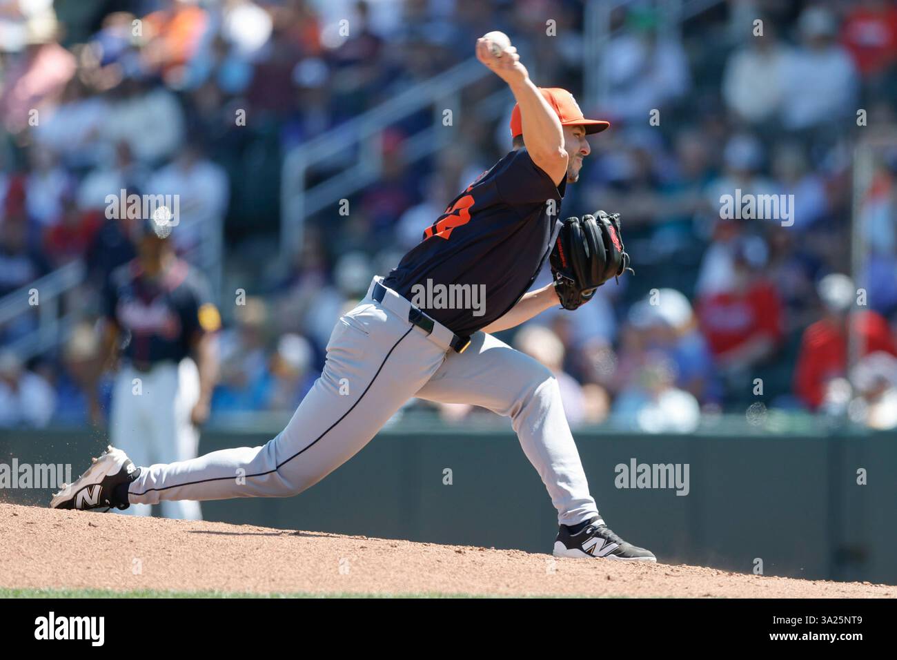 North Port FL USA; il lanciatore dei Detroit Tigers Brendan White (52) lancia un campo durante una partita di allenamento primaverile della MLB contro gli Atlanta Braves al CoolToday Park. I Tigers batterono i Braves per 3-1. (Kim Hukari/immagine dello sport) Foto Stock