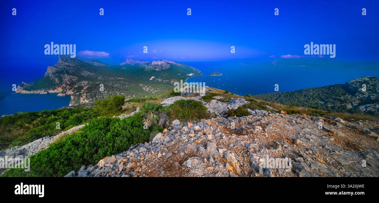 Penisola di Formentor, baia di Pollensa, Comarca Sierra de Tramuntana, Mar Mediterraneo, Maiorca, Isole Baleari, Spagna, Europa Foto Stock