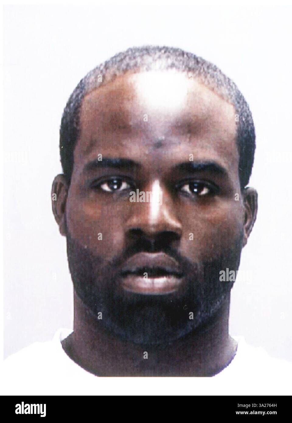 23 luglio 2002 - Filadelfia, Pennsylvania, Stati Uniti d'America - Mug della polizia, colpo di EDWARD JOHNSON, sospettato insieme a James Burns nel rapimento di Erica Pratt. E' stato accusato di rapimento, rapina e aggressione aggravata. Johnson si dichiarò colpevole nel maggio 2003 mentre Burns fu condannato un mese dopo. Foto Stock