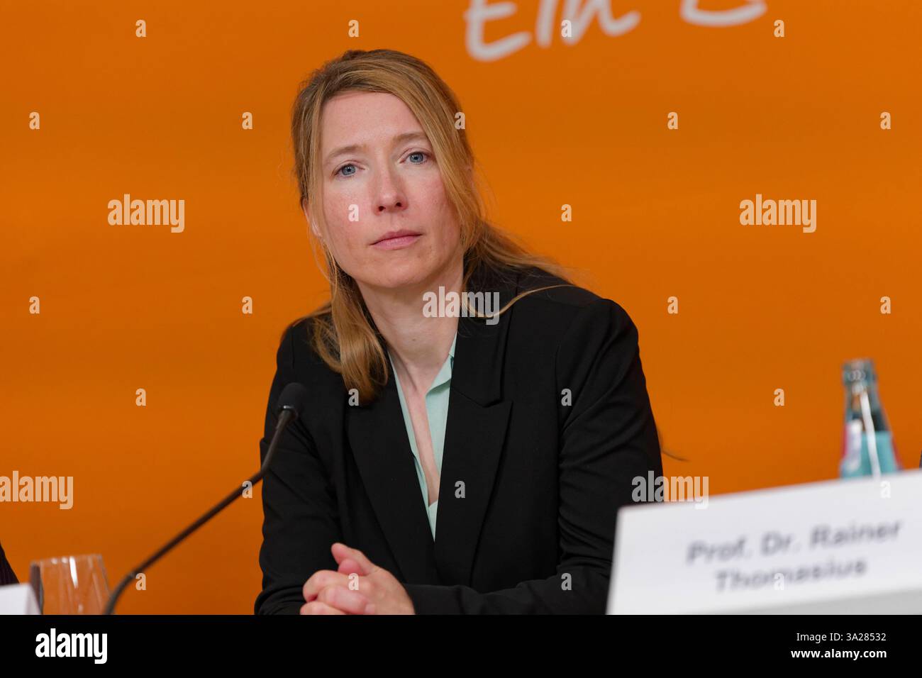 DAK stellt Suchtstudie Medienkonsum vor 2025-03-12 Deutschland, Berlin die Krankenkasse DAK stellt eine im Kooperation mit dem Deutschen zentrum für Suchtfragen des Kindes- und Jugendalters DZSKJ am Universitätsklinikum Hamburg-Eppendorf UKE entstandene Suchtstudie zum Medienkonsum von Kindern vor. Dr. Kerstin Paschke, polizia di Bild, Teamleiterin DZSKJ am UKE. *** DAK presenta lo studio sulla dipendenza dal consumo dei media 2025 03 12 Germania, Berlino la compagnia di assicurazione sanitaria DAK presenta uno studio sulla dipendenza dei bambini sui media consumati in collaborazione con il Centro tedesco per l'infanzia e l'adozione Foto Stock