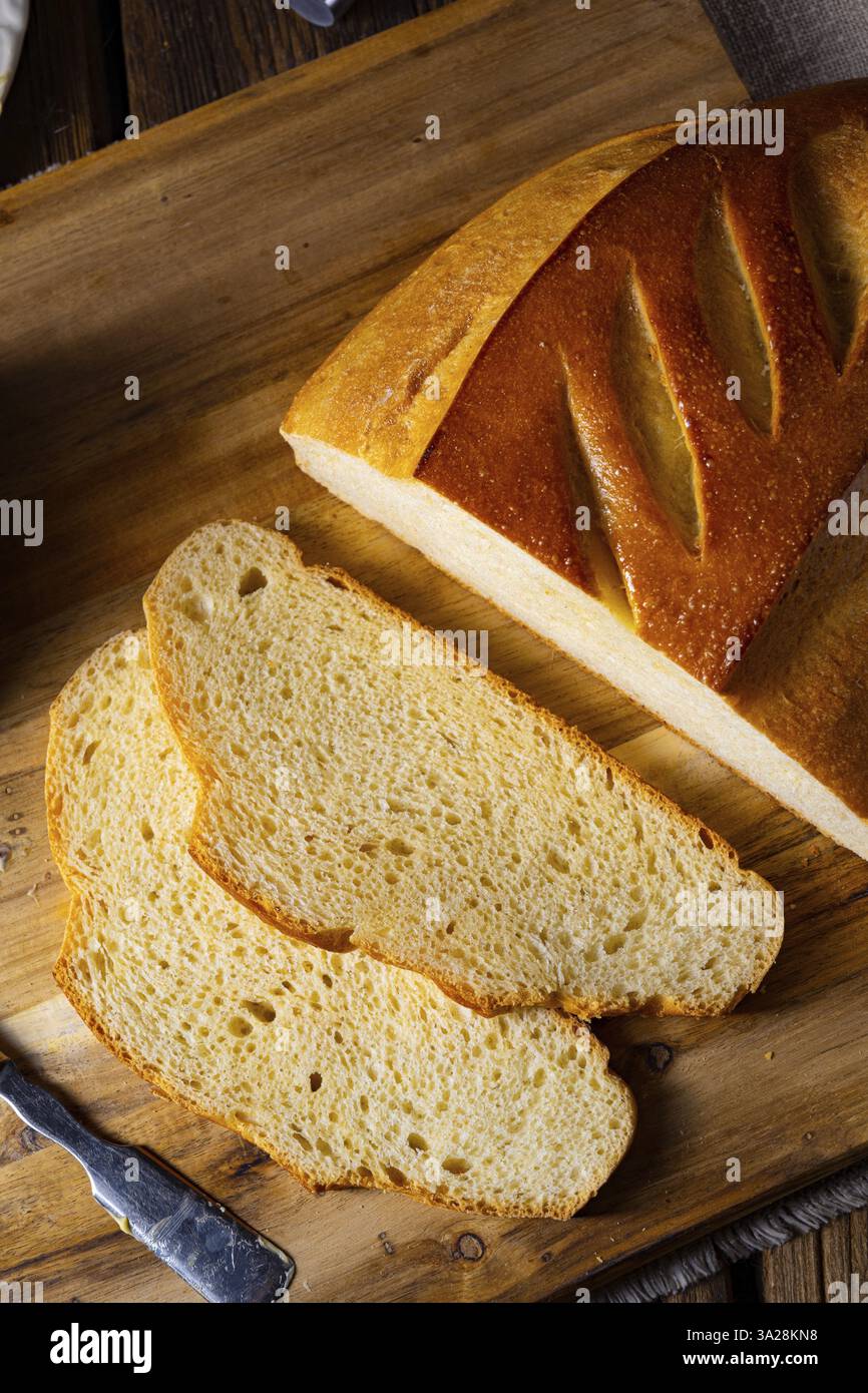 Pane bianco con burro e deliziosa marmellata Foto Stock